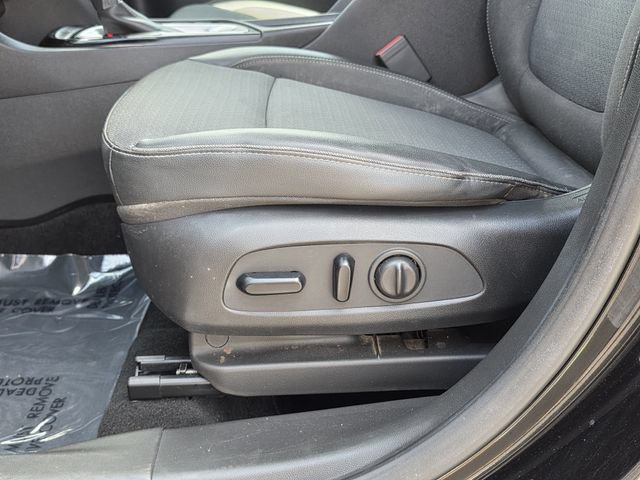 Used 2022 Buick Encore GX Select w/ Advanced Technology Package FWD image 15