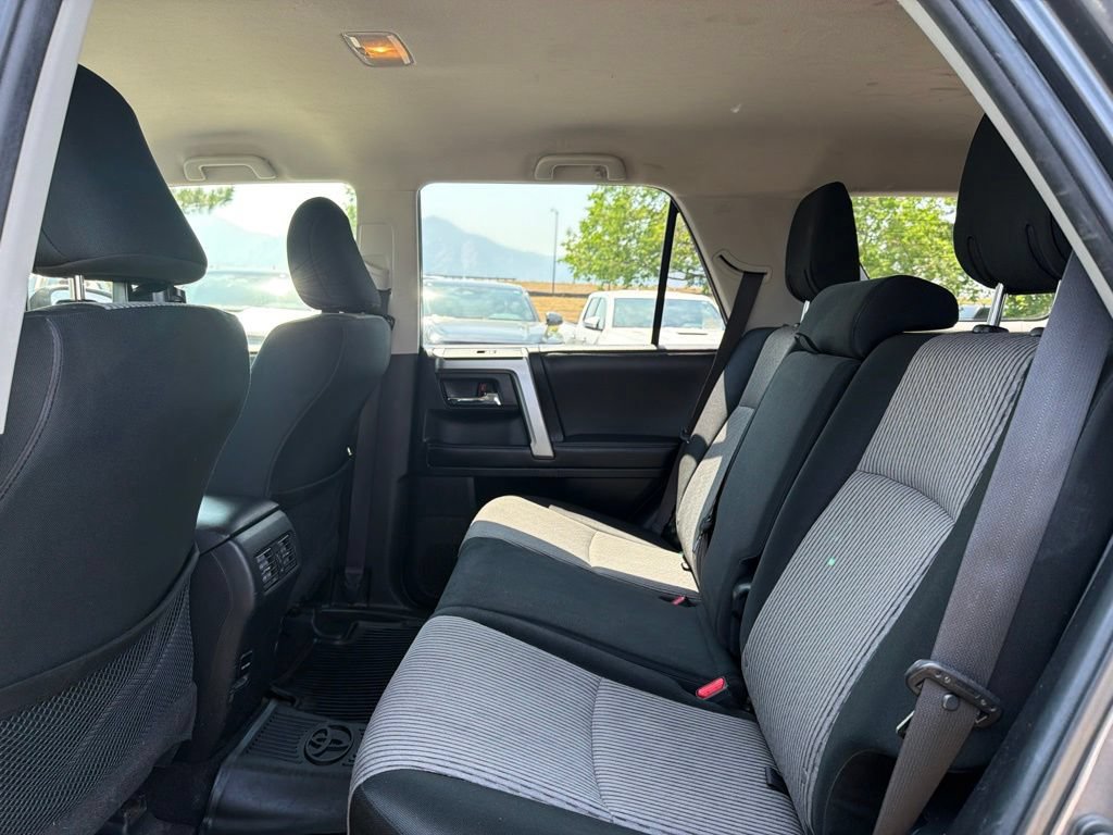 Used 2018 Toyota 4Runner SR5 AWD/4WD image 19