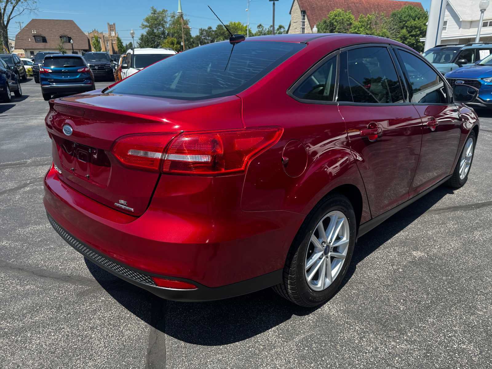 Used 2016 Ford Focus SE w/ SE Power Seat Package FWD image 9