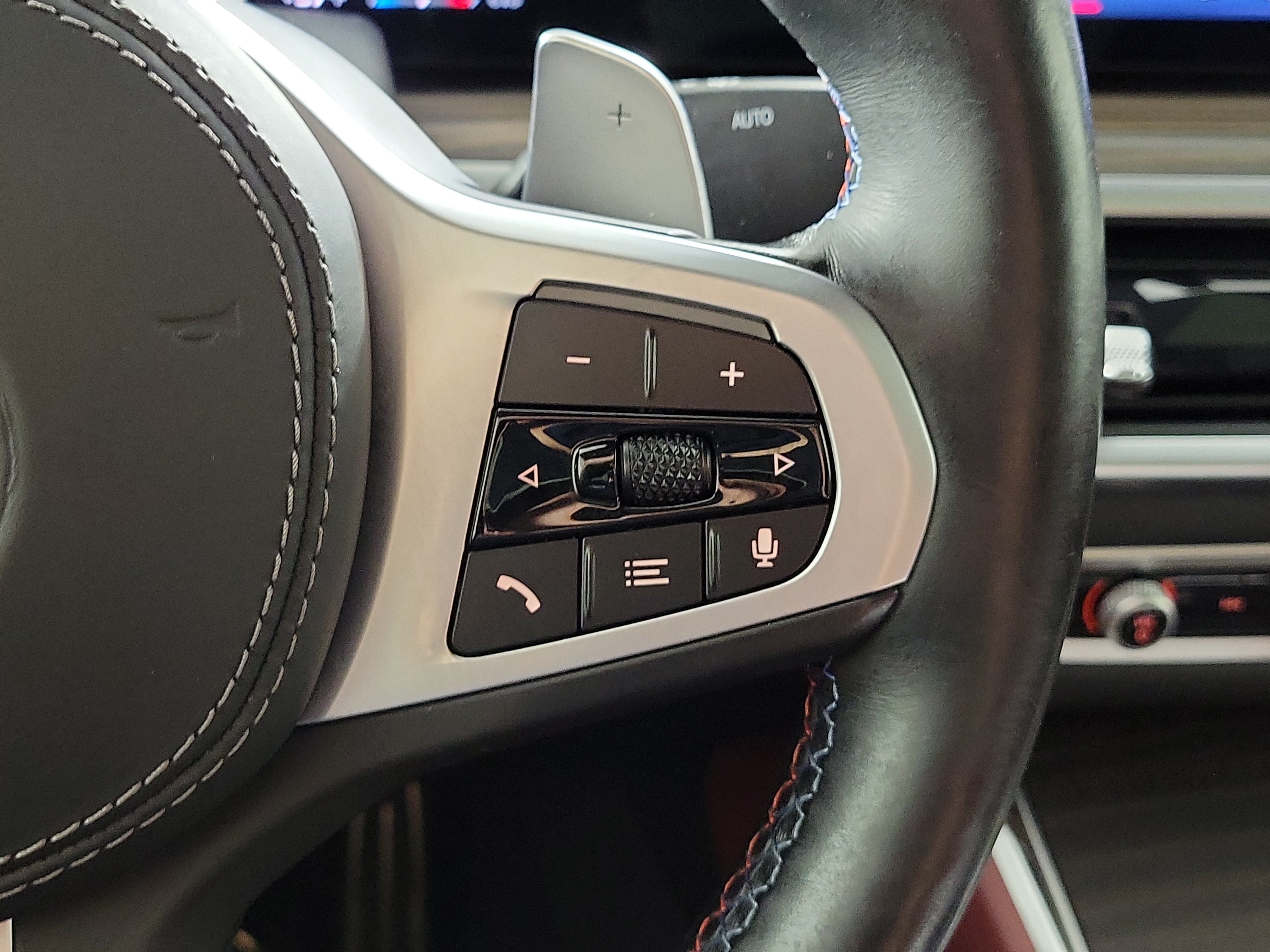 Certified 2025 BMW X6 M60i AWD/4WD image 14