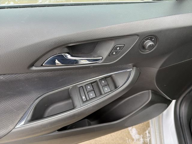 Used 2018 Chevrolet Cruze LT w/ Convenience Package image 15
