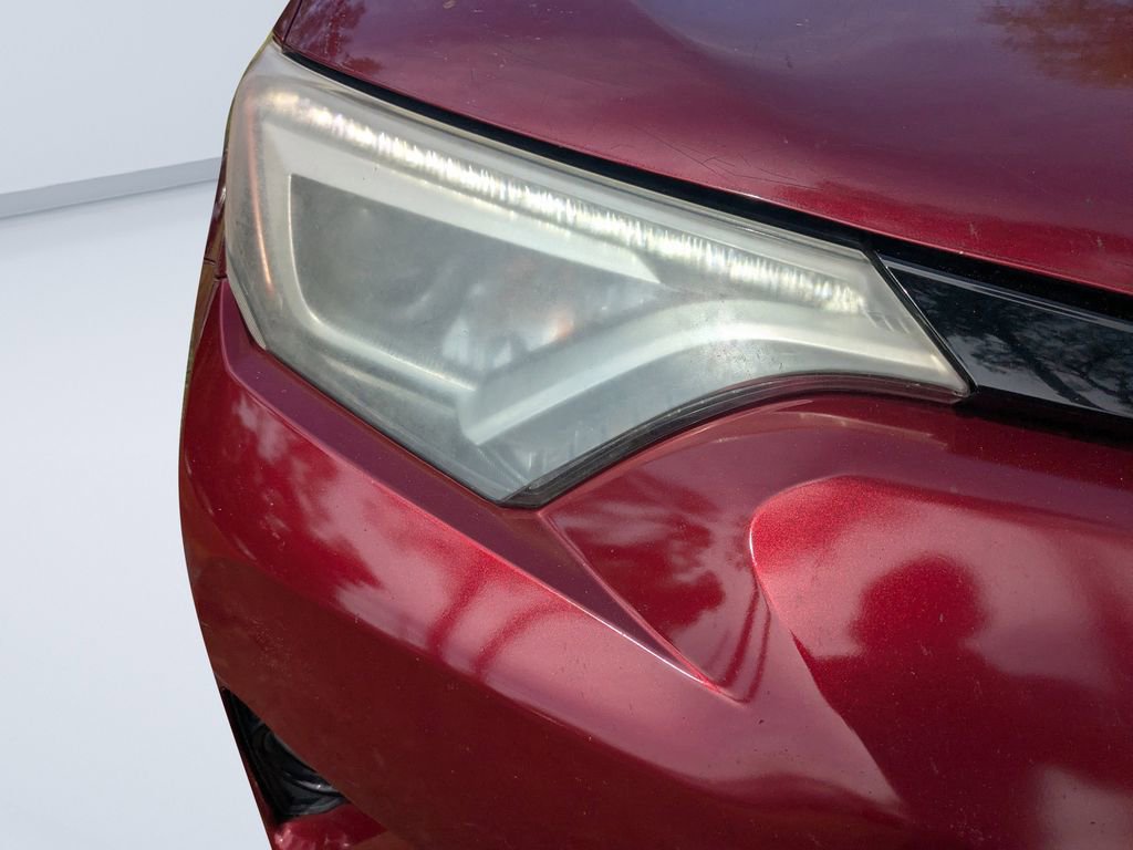 Used 2018 Toyota RAV4 SE w/ Power Extra Value Package image 10