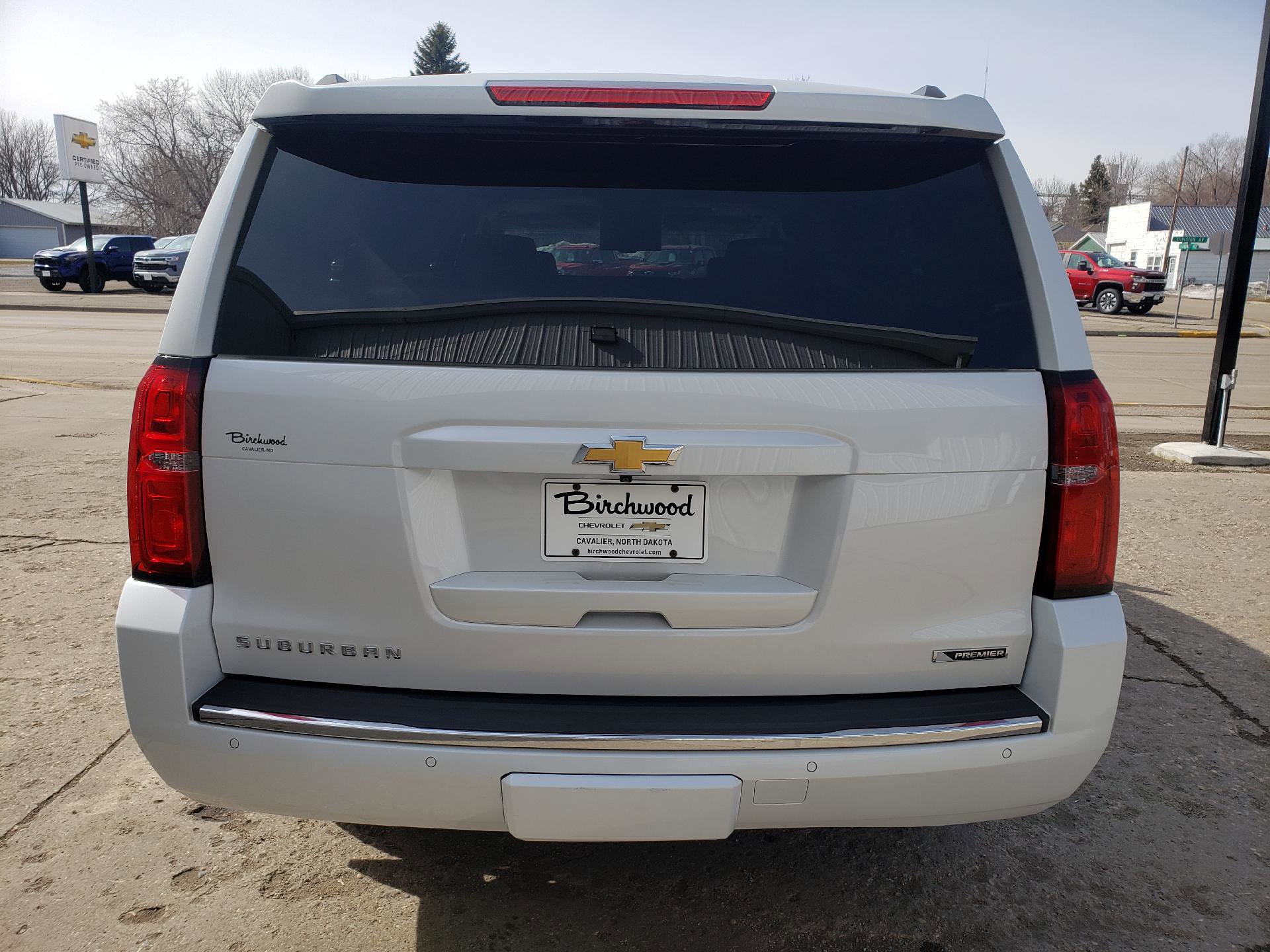 Used 2017 Chevrolet Suburban Premier AWD/4WD image 4