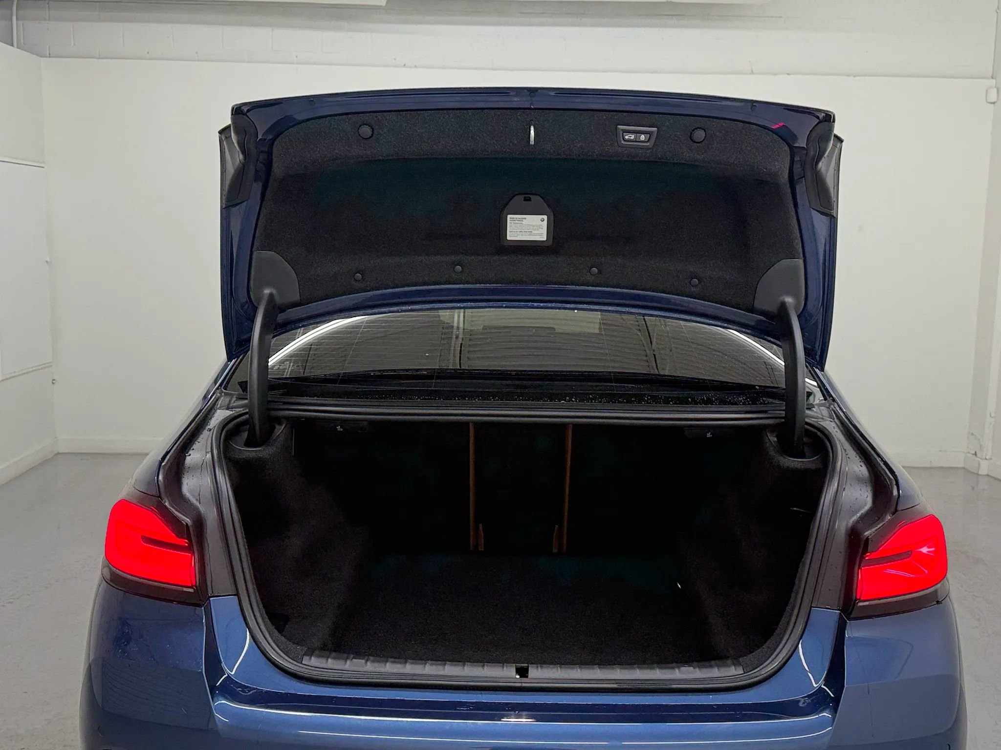 Used 2022 BMW 530i w/ M Sport Package RWD image 32