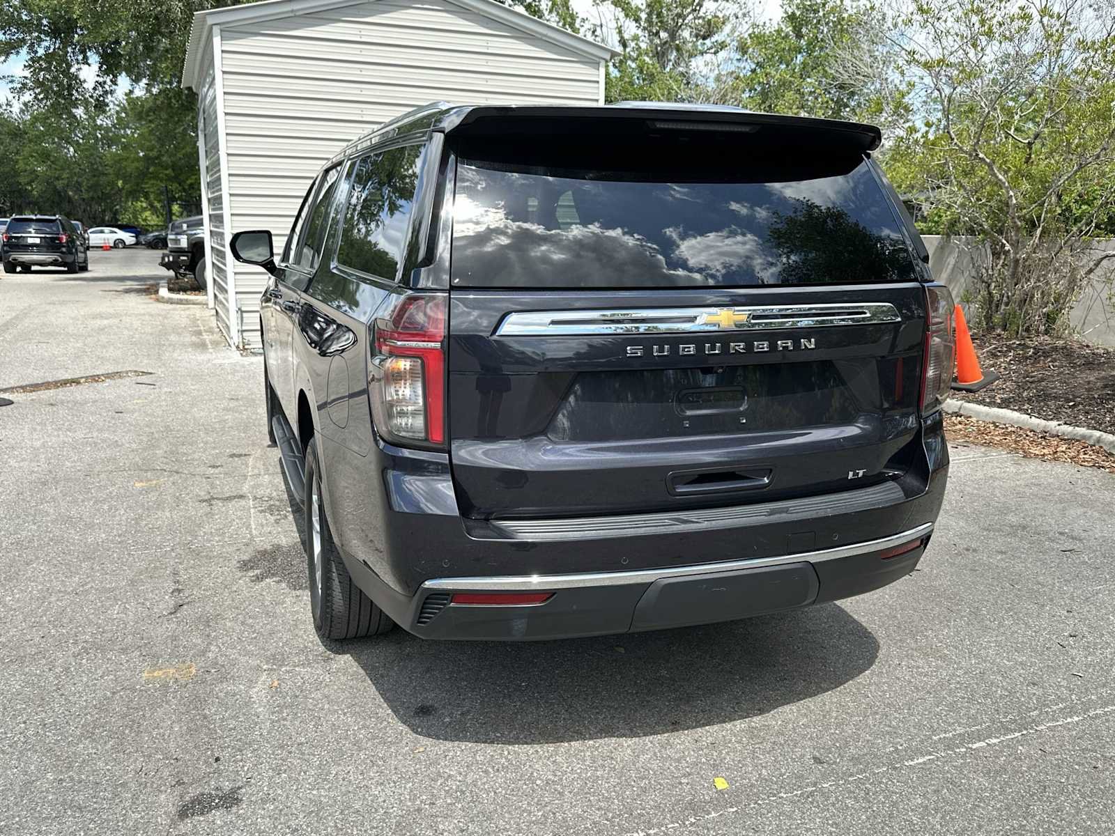 Certified 2024 Chevrolet Suburban LT RWD image 4