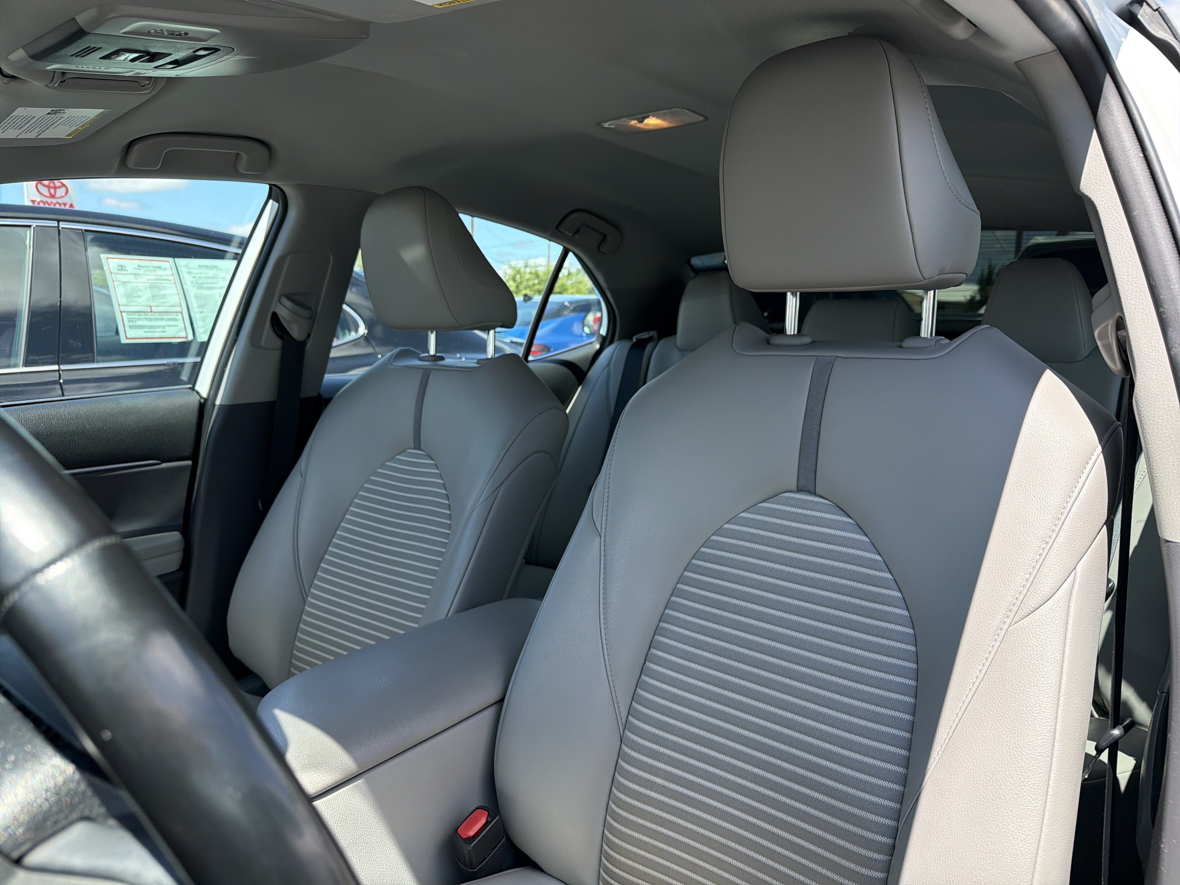 Used 2019 Toyota Camry SE FWD image 9
