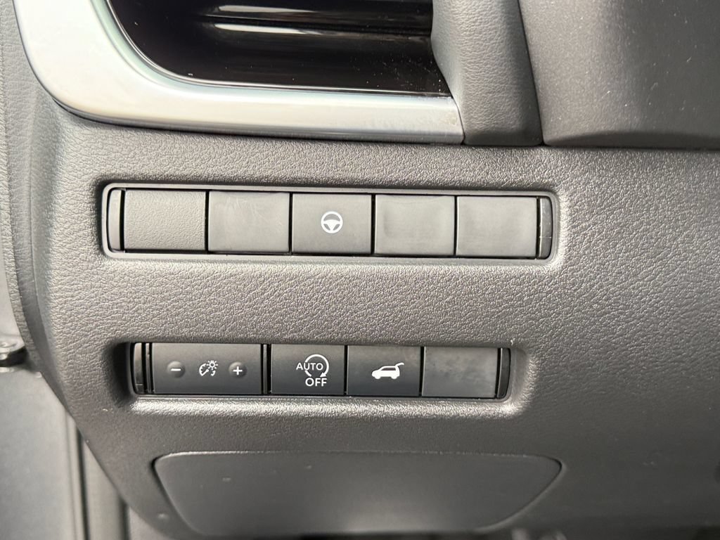 Used 2023 Nissan Rogue SL w/ SL Premium Package FWD image 21