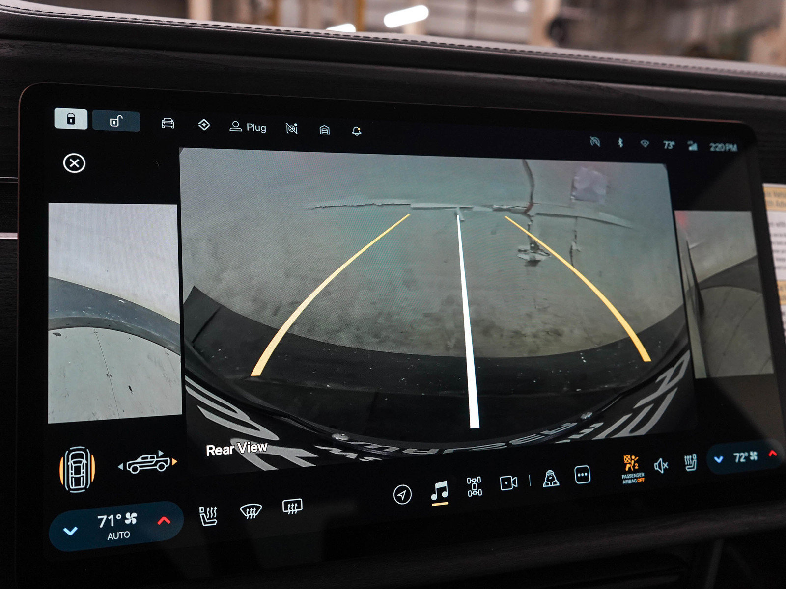 Used 2025 Rivian R1T Adventure Tri AWD/4WD image 29