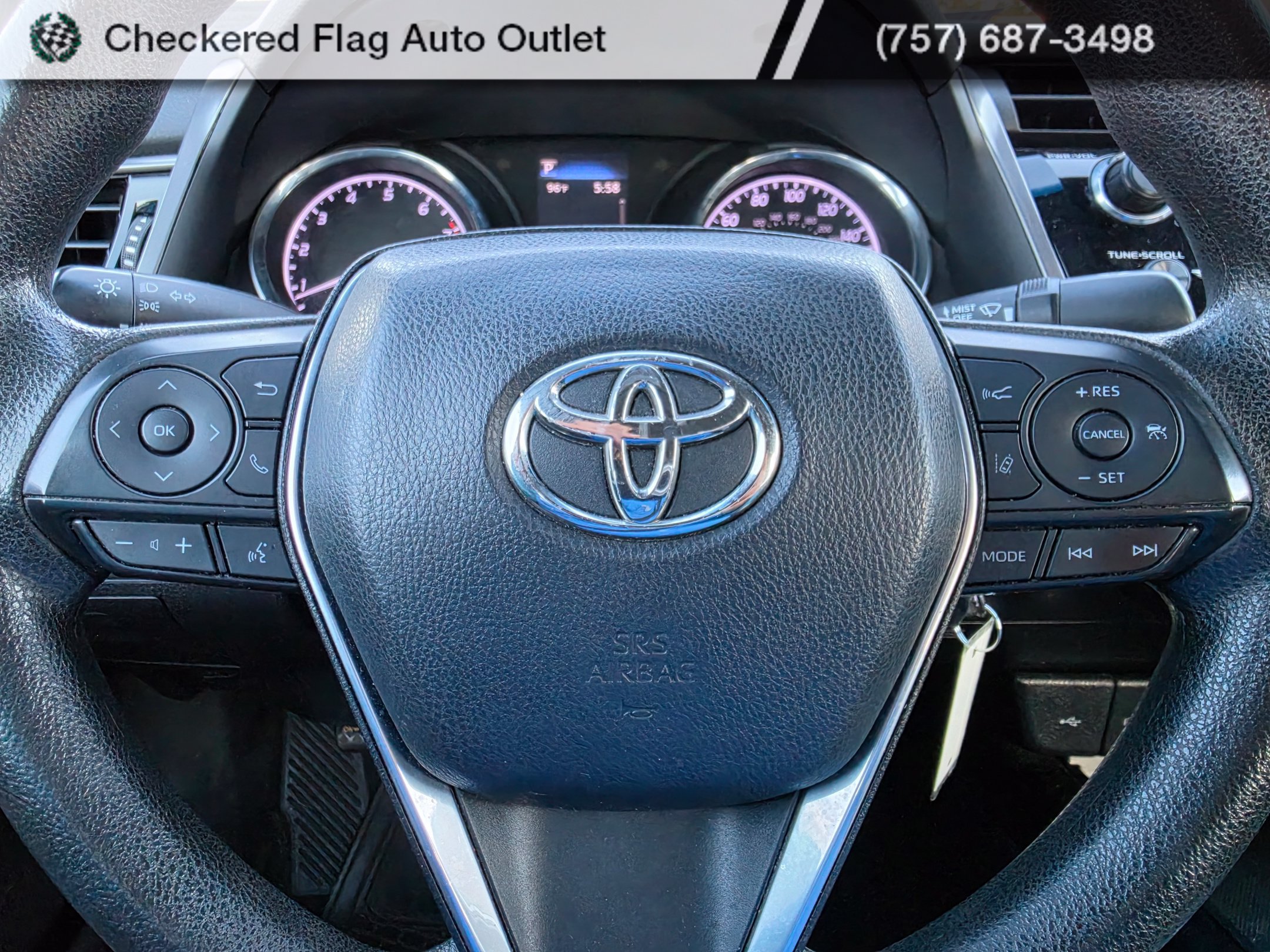 Used 2020 Toyota Camry LE FWD image 13