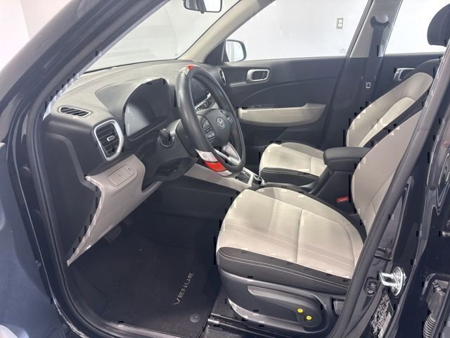 Certified 2026 Hyundai Venue SEL FWD image 12