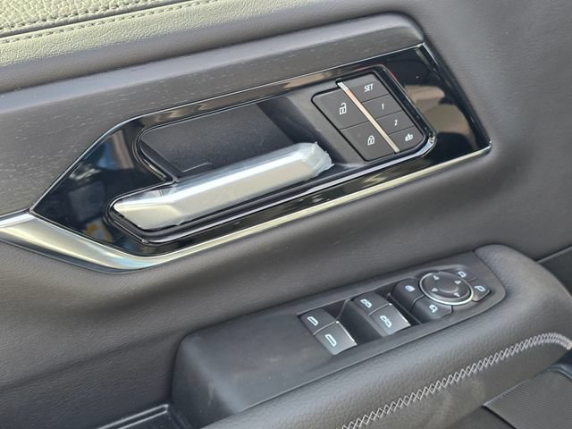 New 2026 GMC Yukon XL Denali w/ Sun & Power Step Package AWD/4WD image 21