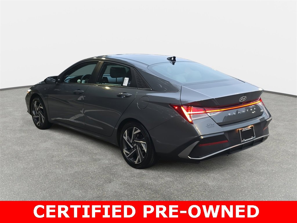 Used 2025 Hyundai Elantra Limited image 7