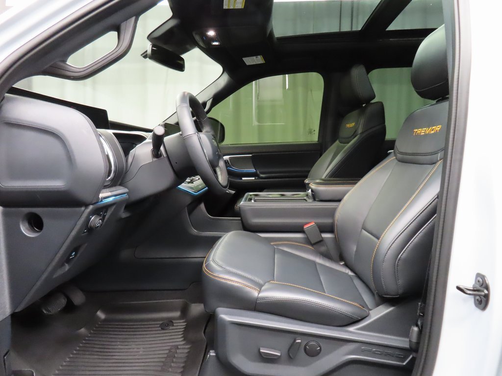 Used 2025 Ford Expedition Tremor image 9