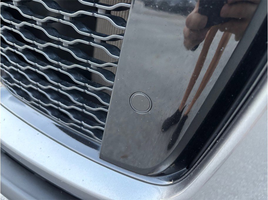 Used 2020 Land Rover Range Rover Sport SE image 13