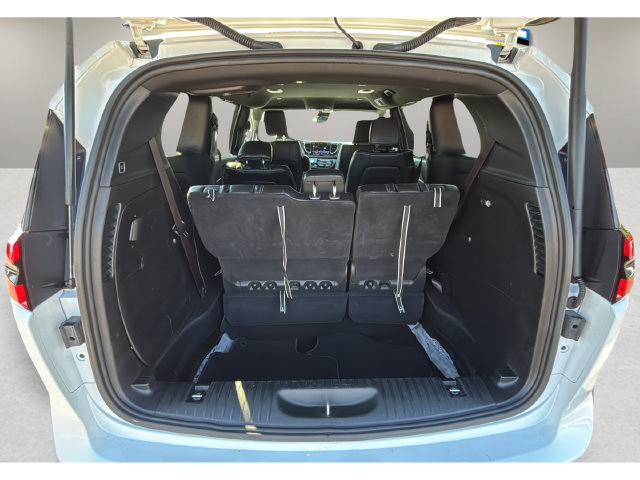 Used 2025 Chrysler Pacifica Select FWD image 31