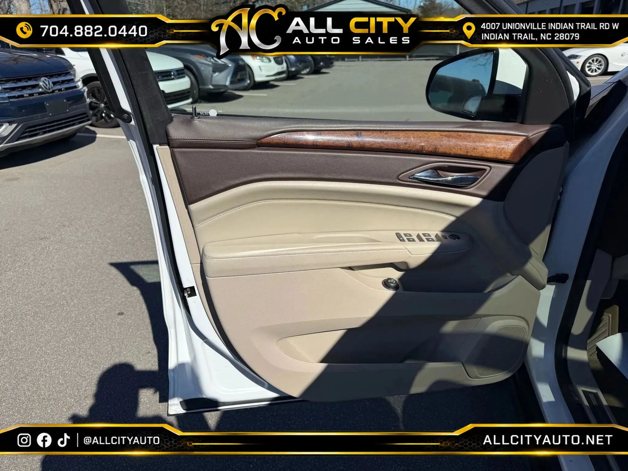 Used 2010 Cadillac SRX Premium FWD image 13