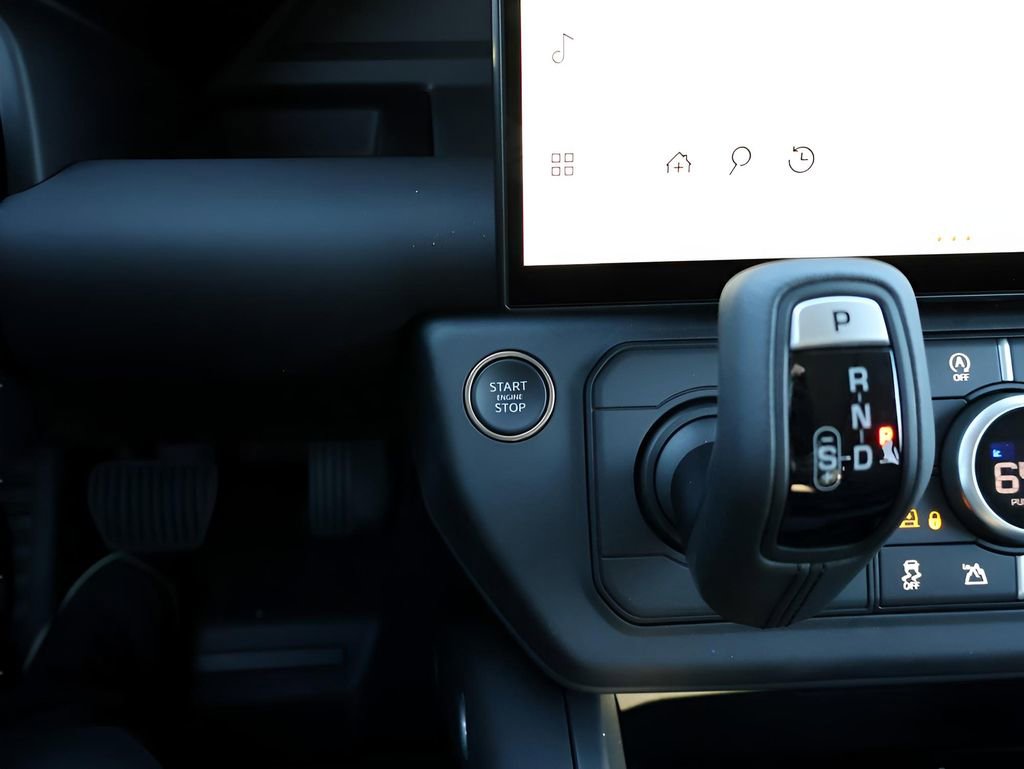 New 2026 Land Rover Defender 110 S image 28