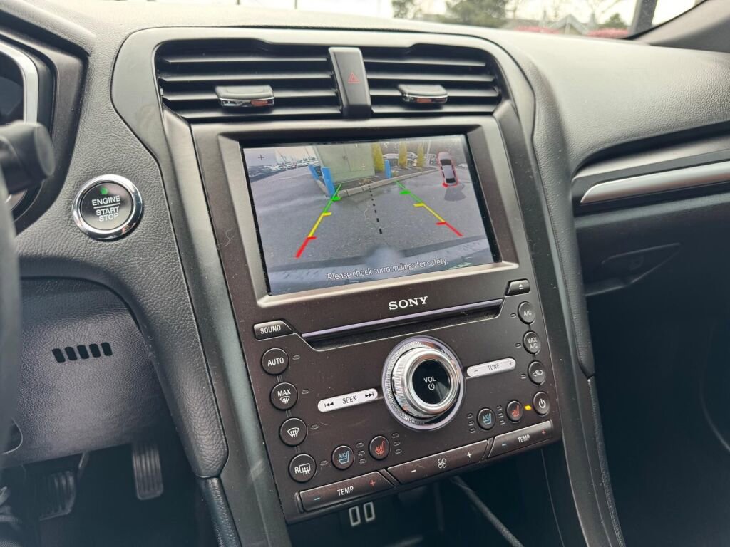 Used 2020 Ford Fusion Titanium image 17