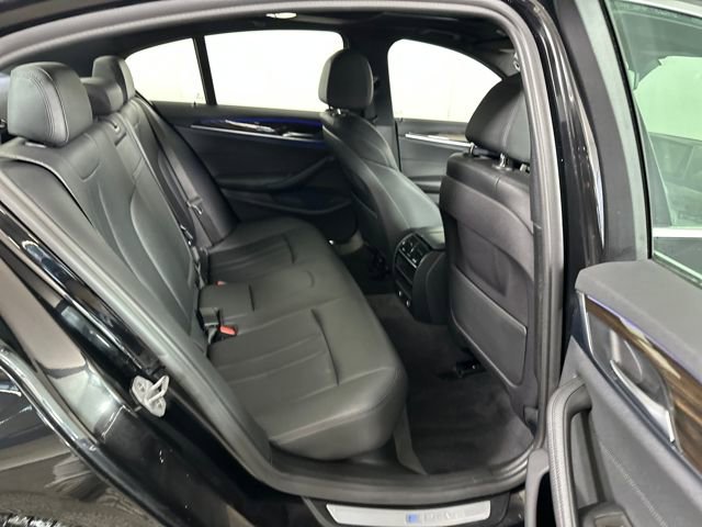 Used 2018 BMW 530e xDrive image 26