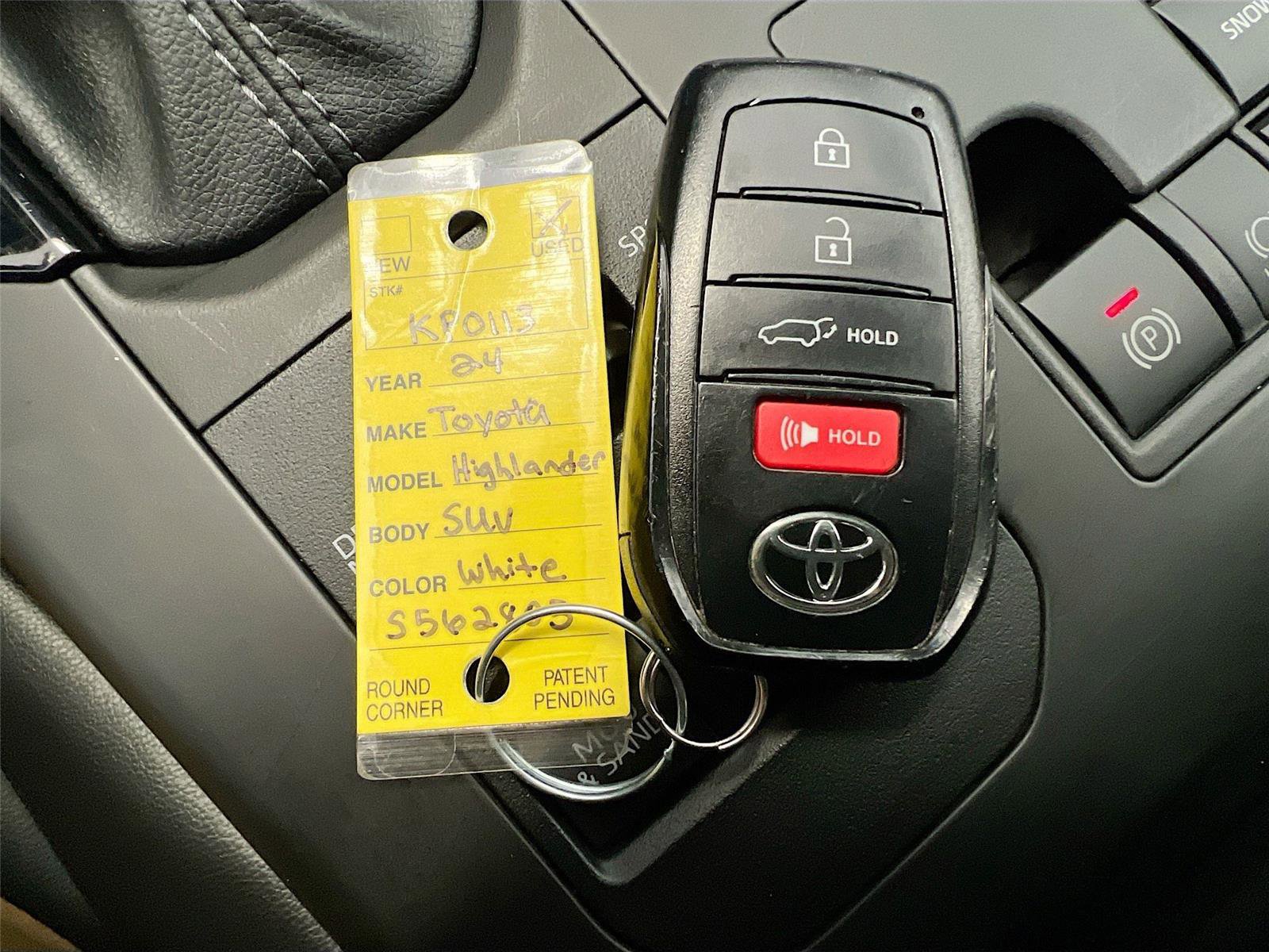 Used 2024 Toyota Highlander XLE image 17