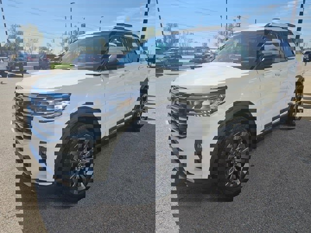 New 2025 Ford Explorer Active w/ Active Comfort Package image 4