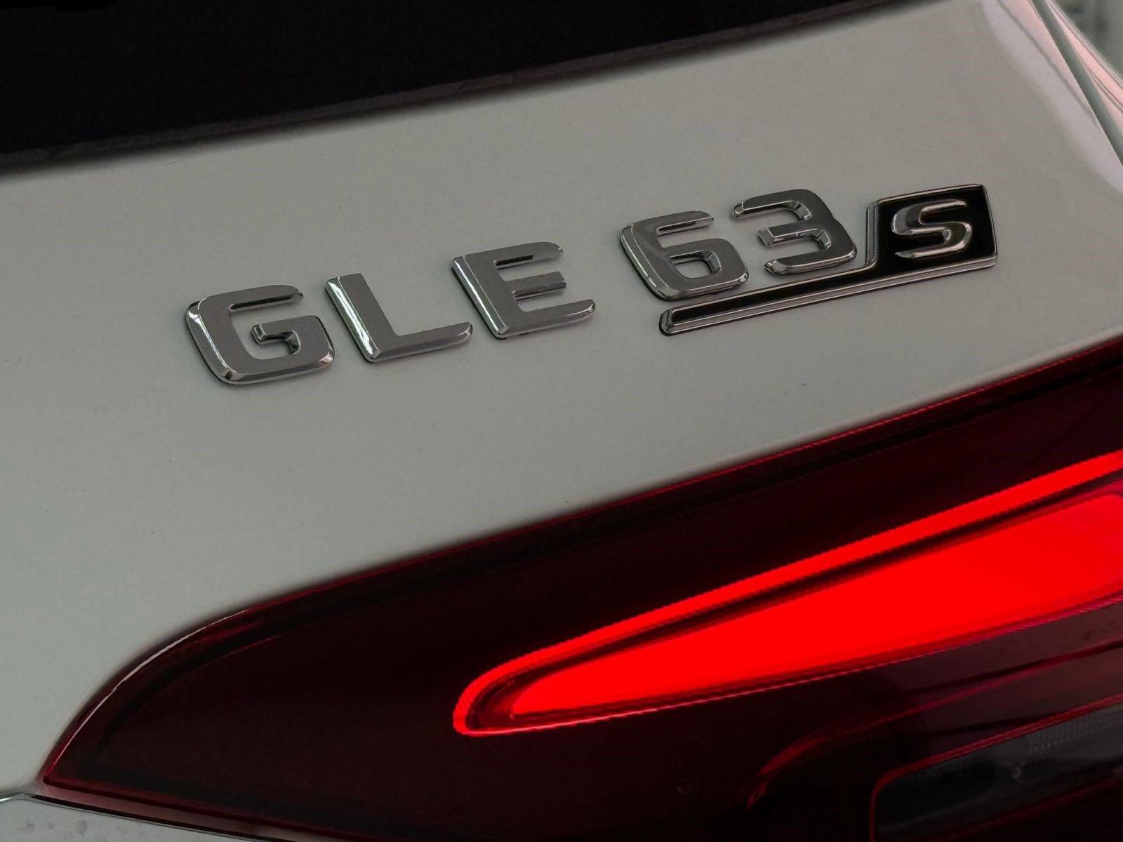 New 2026 Mercedes-Benz GLE 63 AMG S image 21