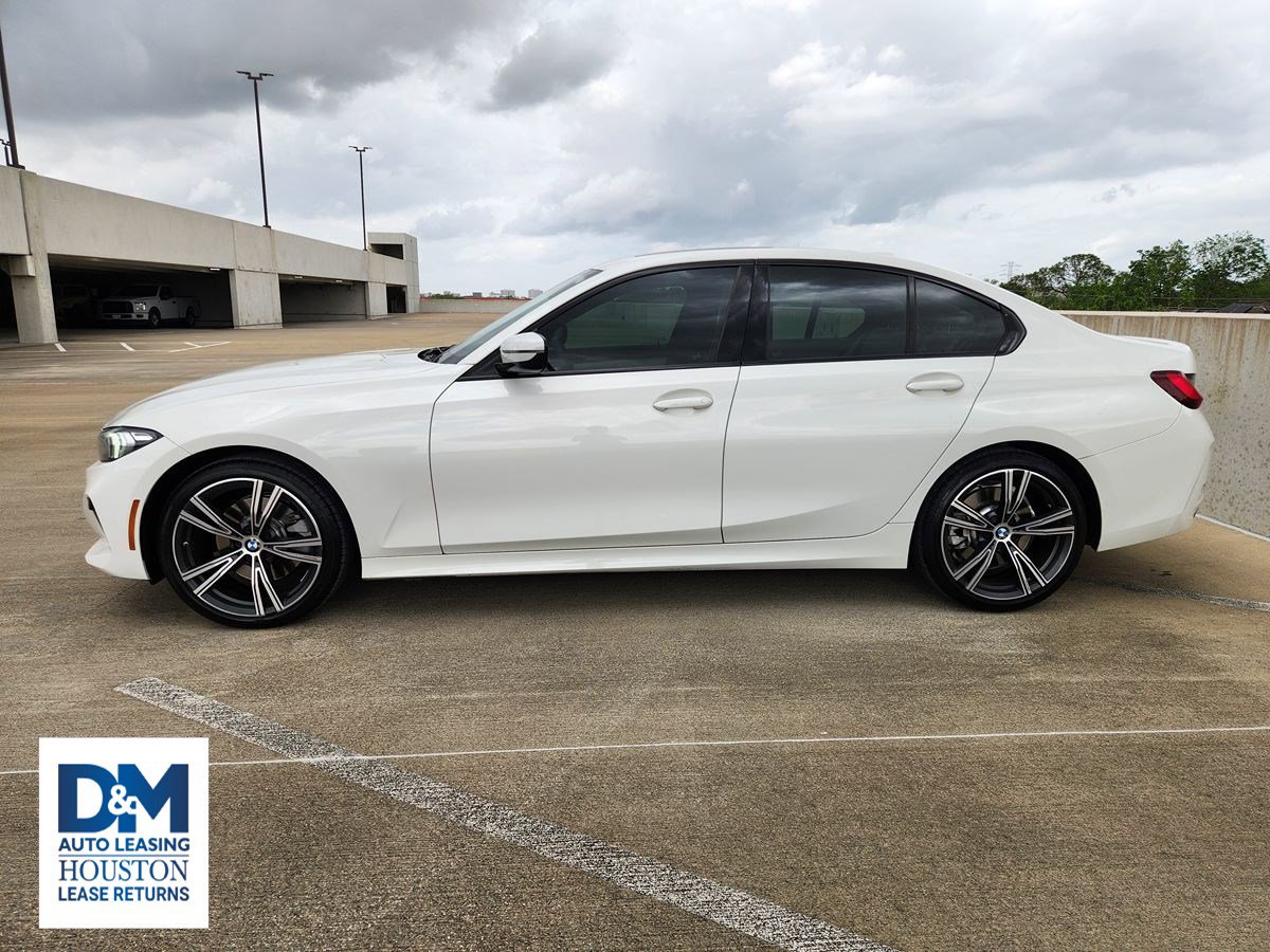 Used 2023 BMW 330i Sedan w/ Premium Package image 5