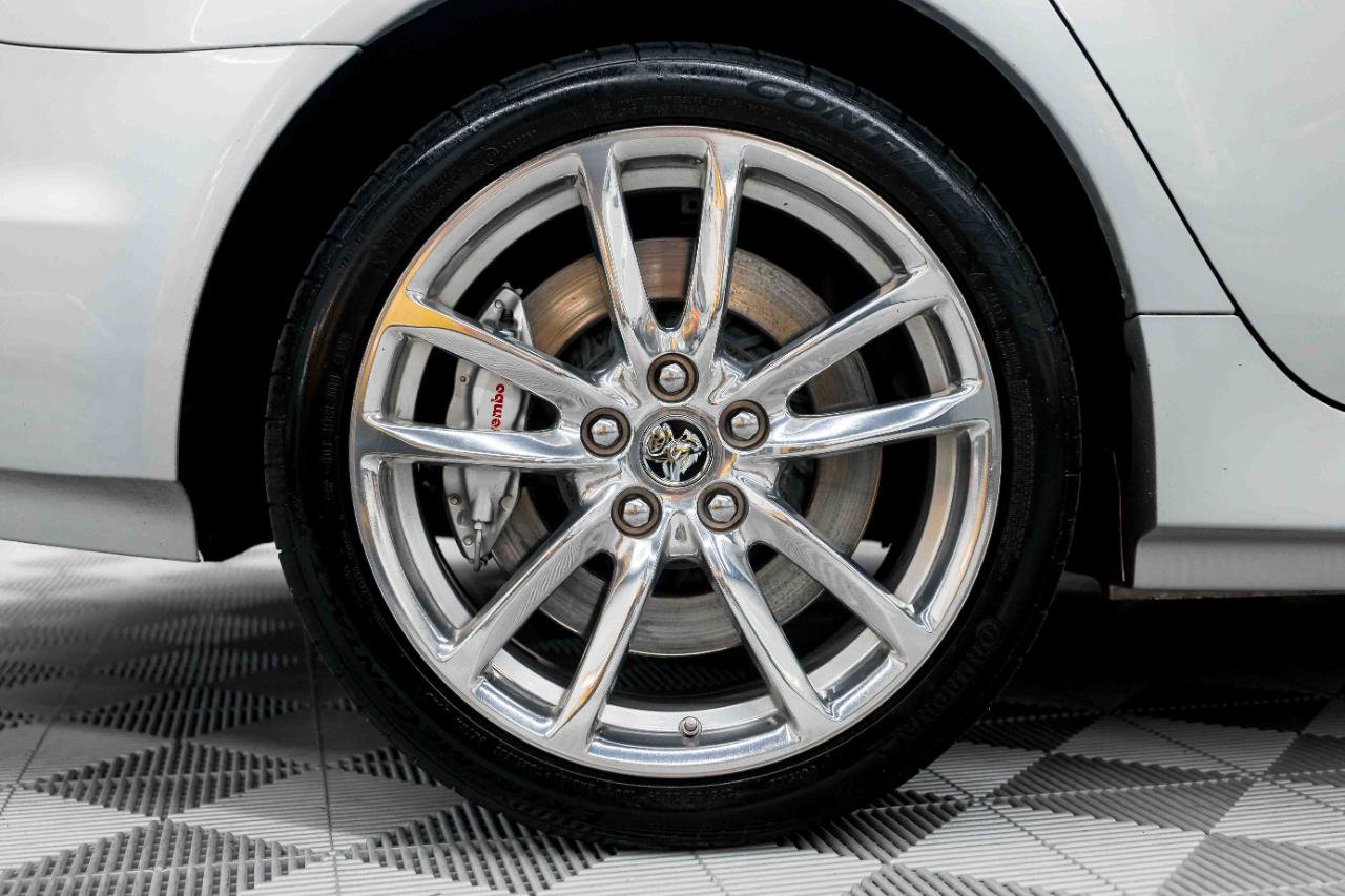 Used 2015 Chevrolet SS RWD image 41
