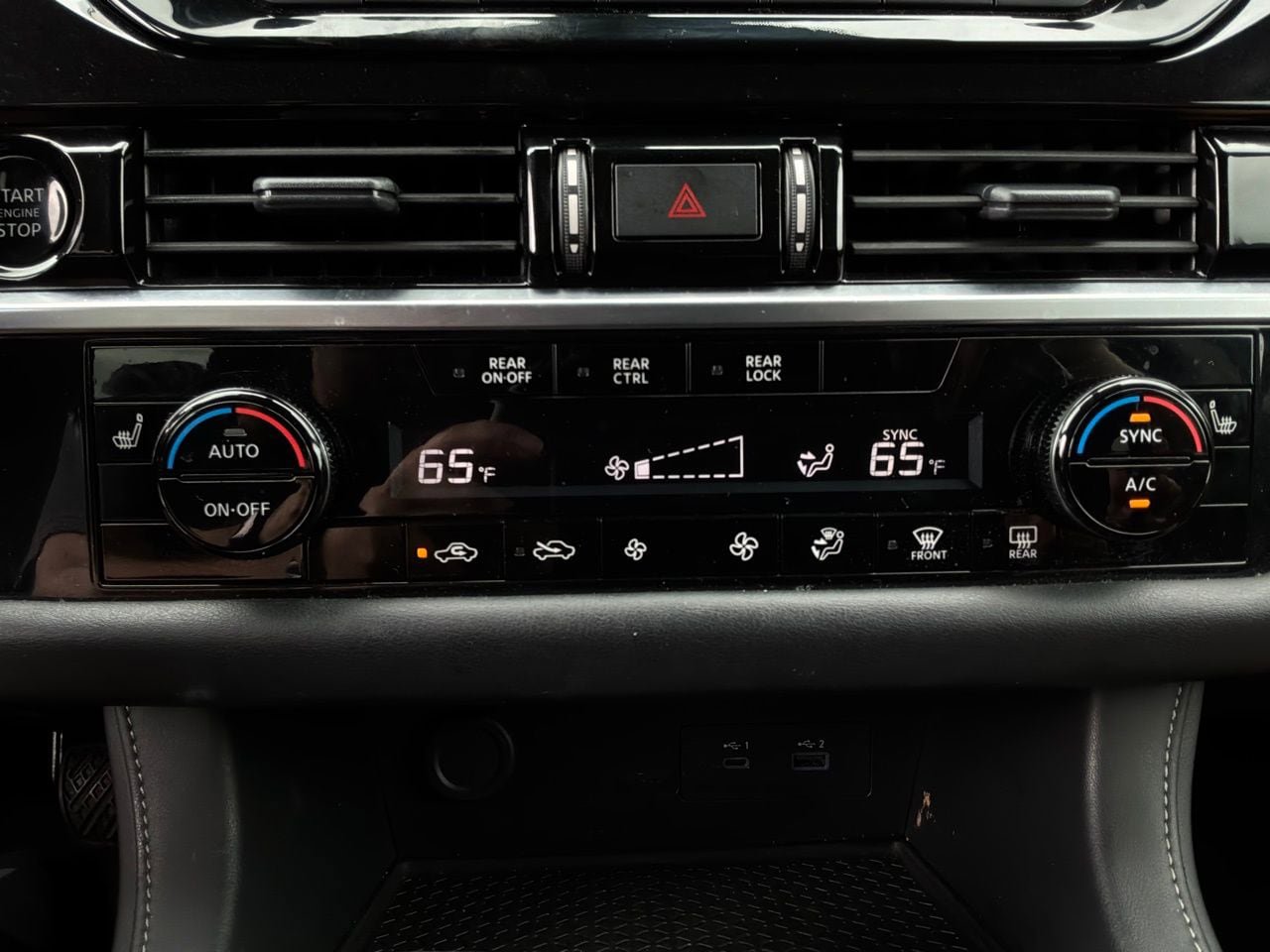 Used 2025 Nissan Pathfinder SV FWD image 29