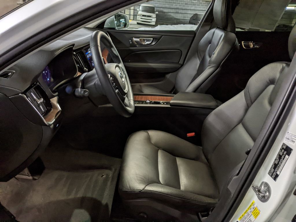 Certified 2024 Volvo V60 B5 Cross Country Plus image 11