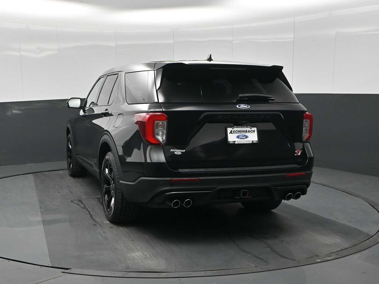 Used 2022 Ford Explorer ST w/ Equipment Group 401A image 7