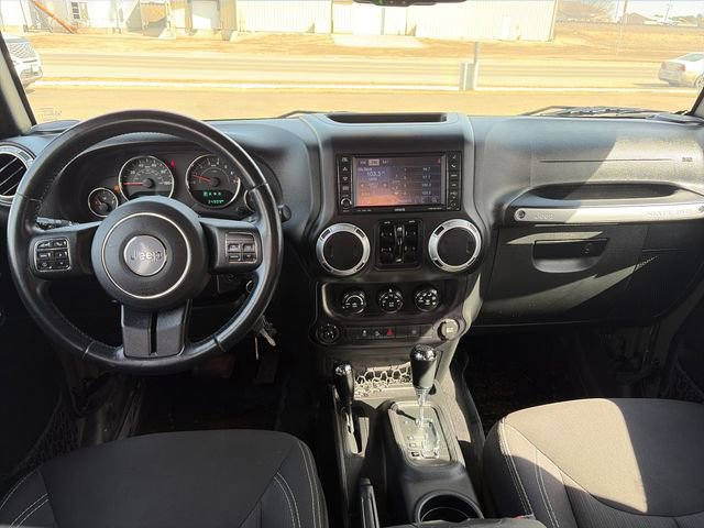 Used 2015 Jeep Wrangler Unlimited Sahara w/ Connectivity Group image 28