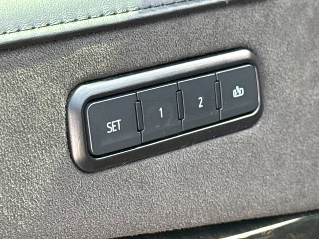 Used 2019 Cadillac Escalade ESV Platinum AWD/4WD image 23