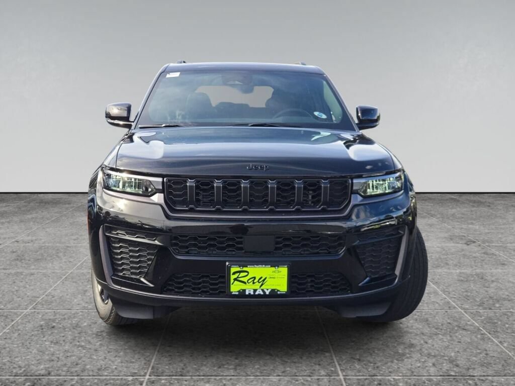 New 2026 Jeep Grand Cherokee Altitude AWD/4WD image 2