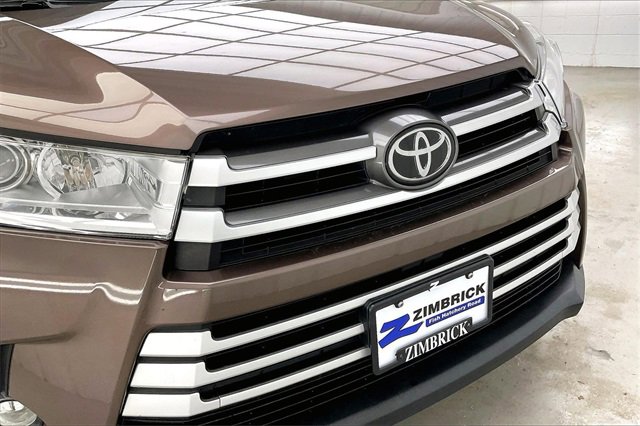 Used 2017 Toyota Highlander XLE image 31