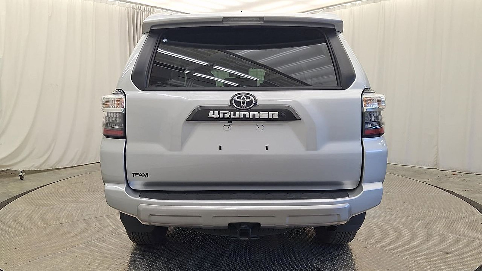 Certified 2024 Toyota 4Runner TRD Off-Road Premium AWD/4WD image 2