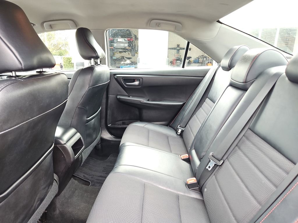 Used 2017 Toyota Camry SE image 23