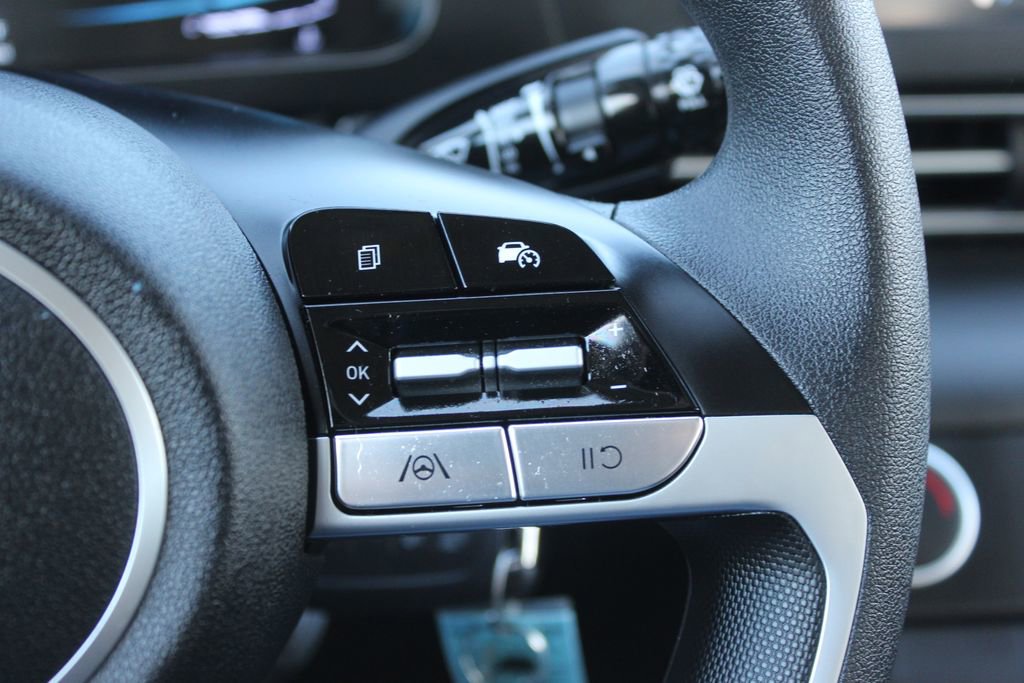 Used 2025 Hyundai Elantra SE image 26