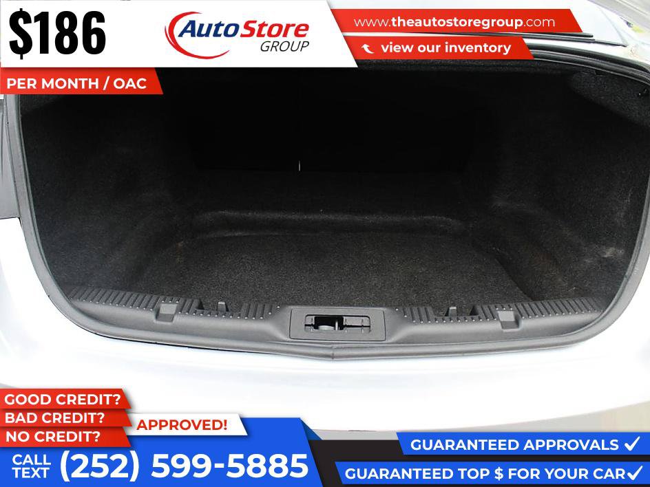 Used 2017 Ford Taurus SEL FWD image 10