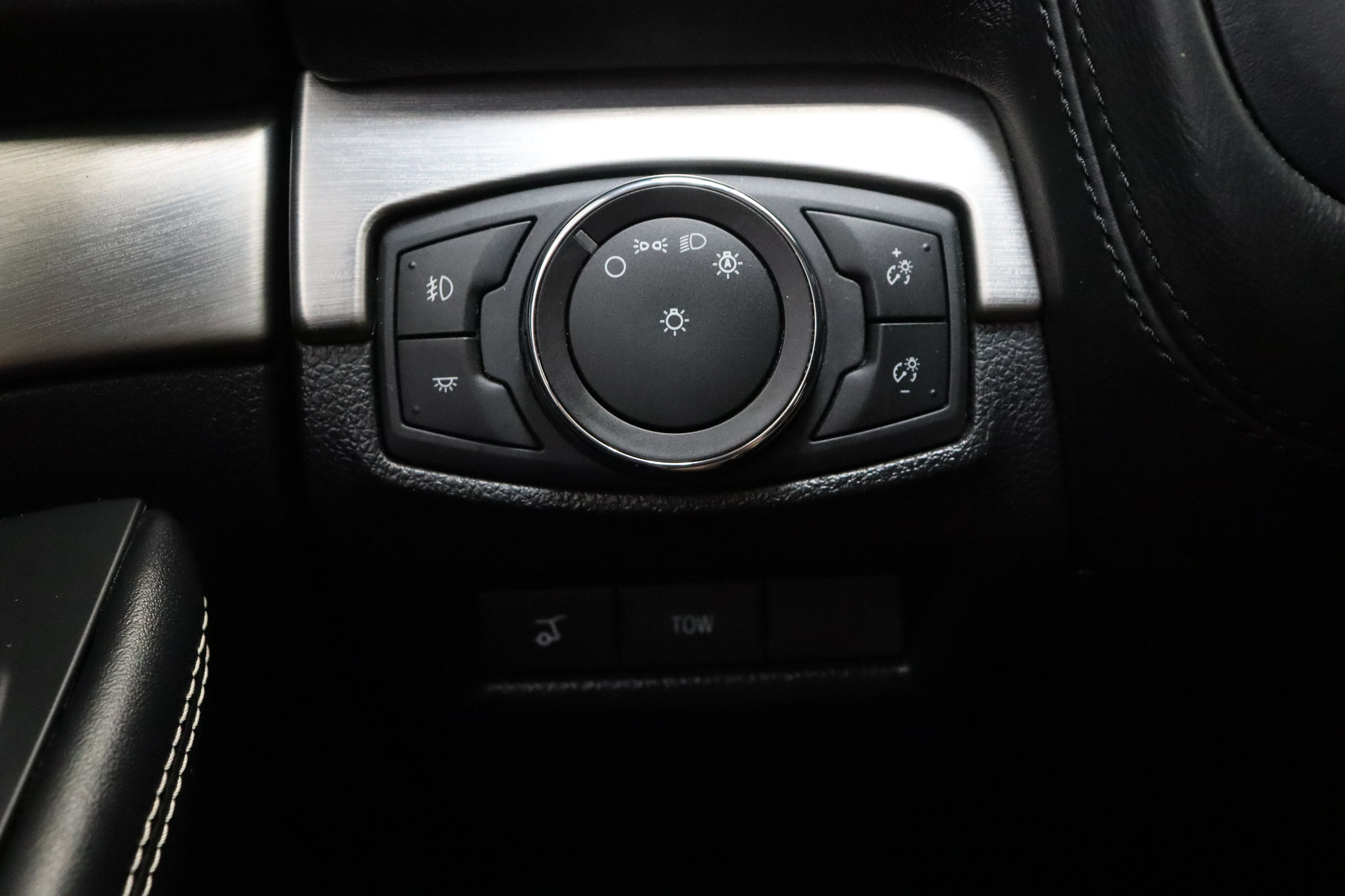 Used 2018 Ford Explorer Platinum AWD/4WD image 27