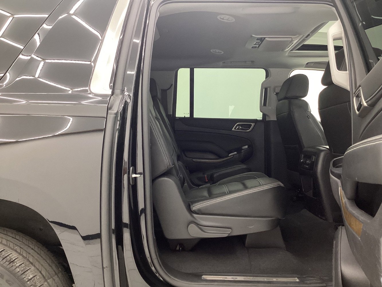 Used 2020 GMC Yukon XL Denali image 21
