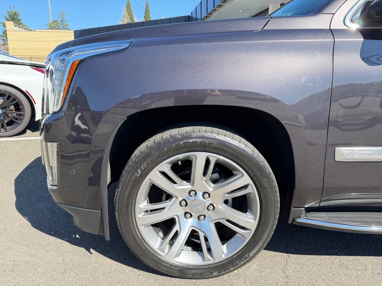 Used 2017 Cadillac Escalade ESV Luxury image 15