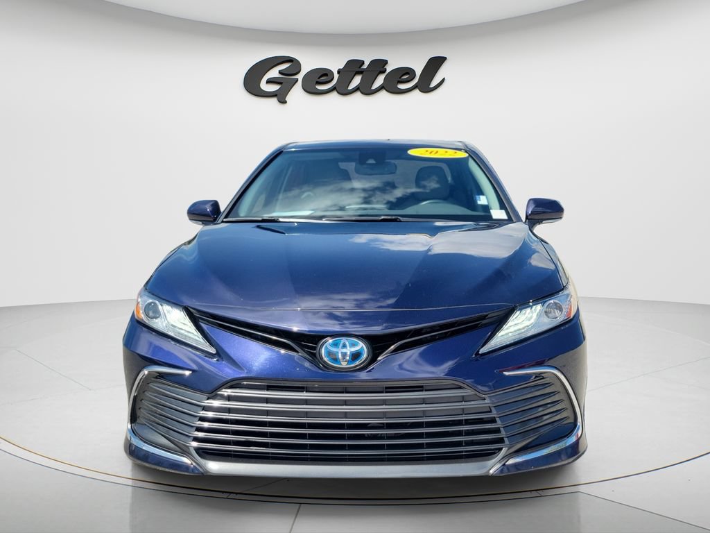 Used 2022 Toyota Camry XLE FWD image 2