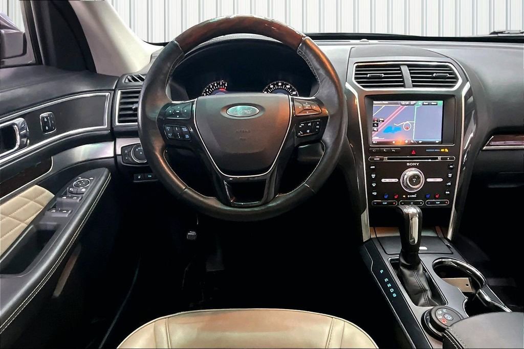 Used 2016 Ford Explorer Platinum image 8