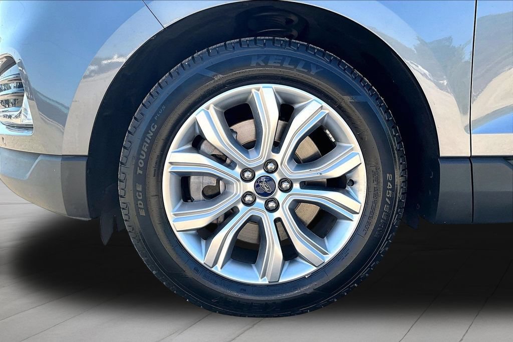 Used 2021 Ford Edge Titanium w/ Cargo Accessory Package FWD image 9