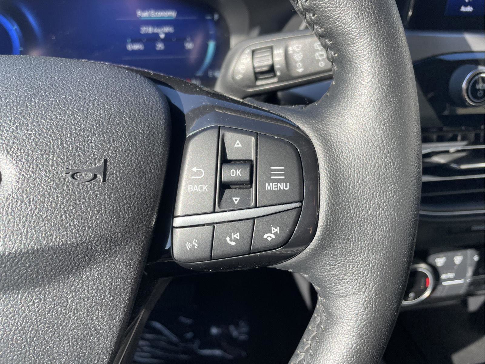 Used 2021 Ford Escape Titanium w/ Class II Trailer Tow Package image 16