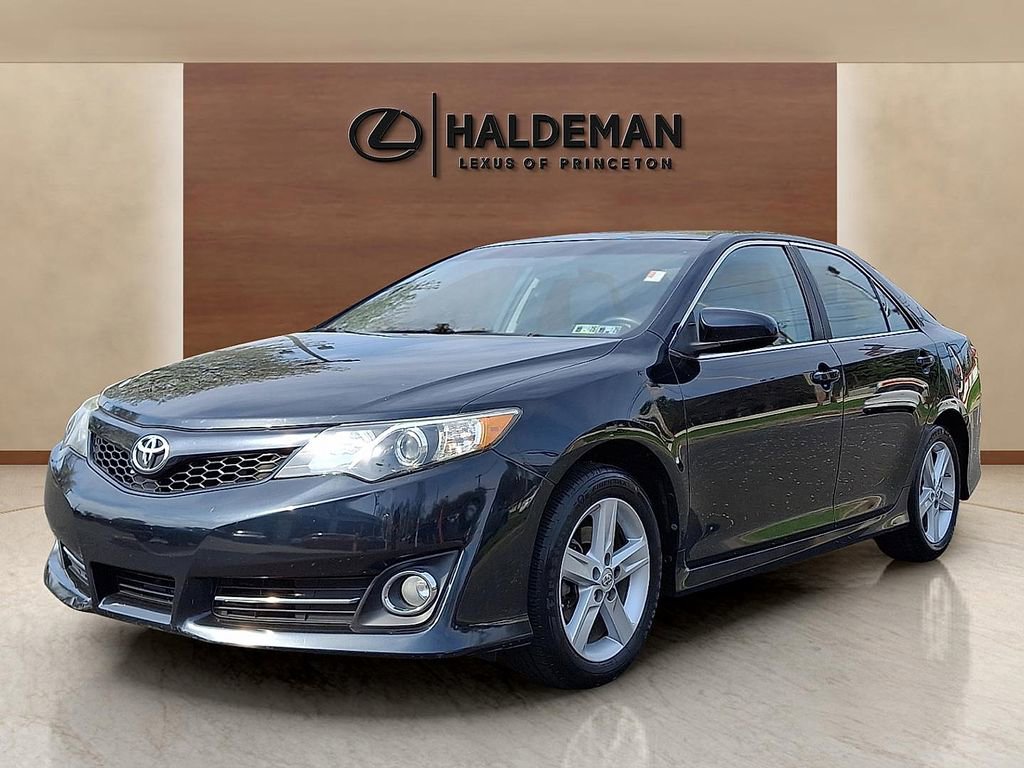 Used 2012 Toyota Camry SE image 3