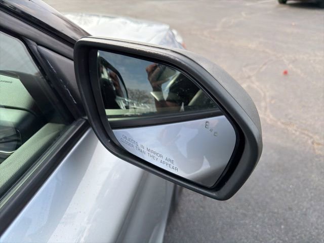 Used 2022 Ford Explorer XLT w/ Equipment Group 202A image 7