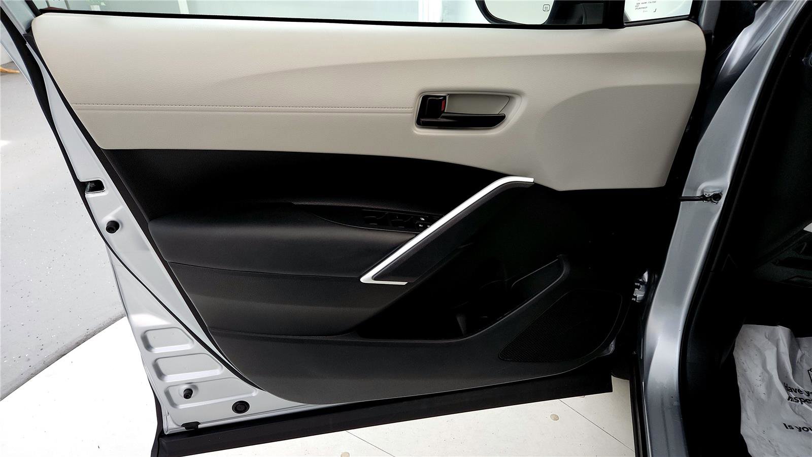 Certified 2023 Toyota Corolla Cross L image 30