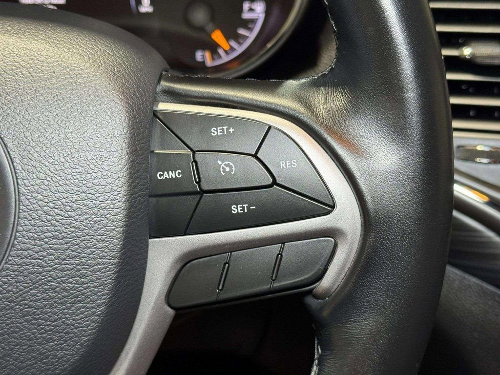 Used 2020 Jeep Grand Cherokee Laredo image 10